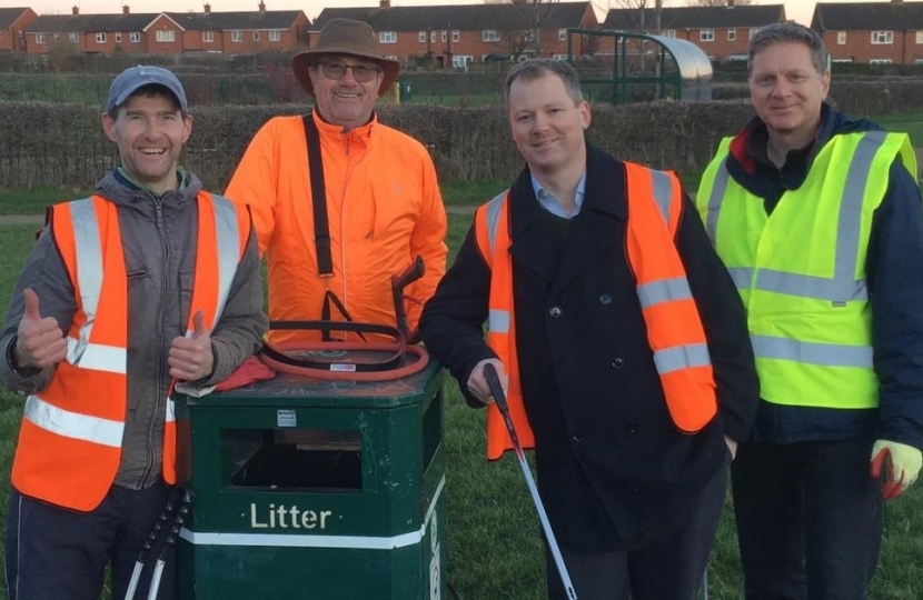 Neil O'Brien MP - litter womble